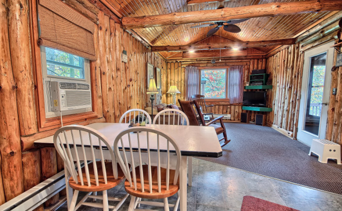Pinewood Cabin great room
