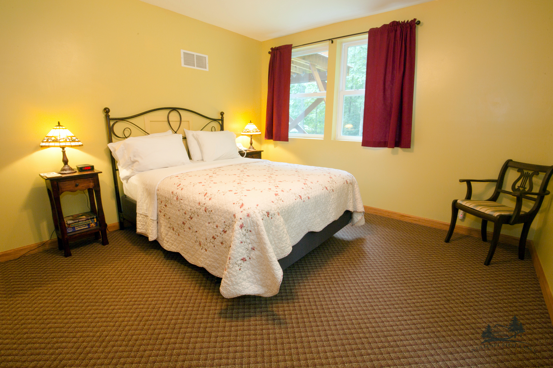 Downstairs_bedroom Marsh Hollow